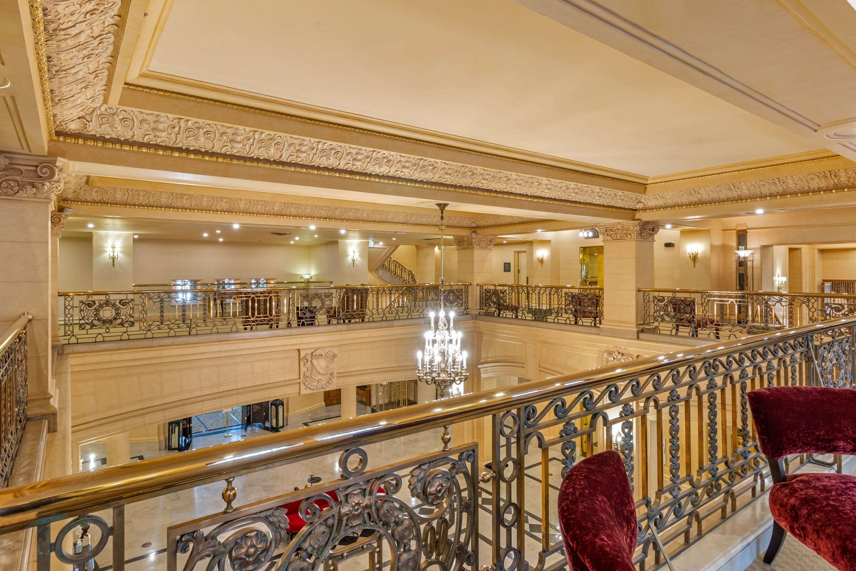 The Fort Garry Hotel, Spa And Conference Centre, Ascend Hotel Collection Уинипег Екстериор снимка